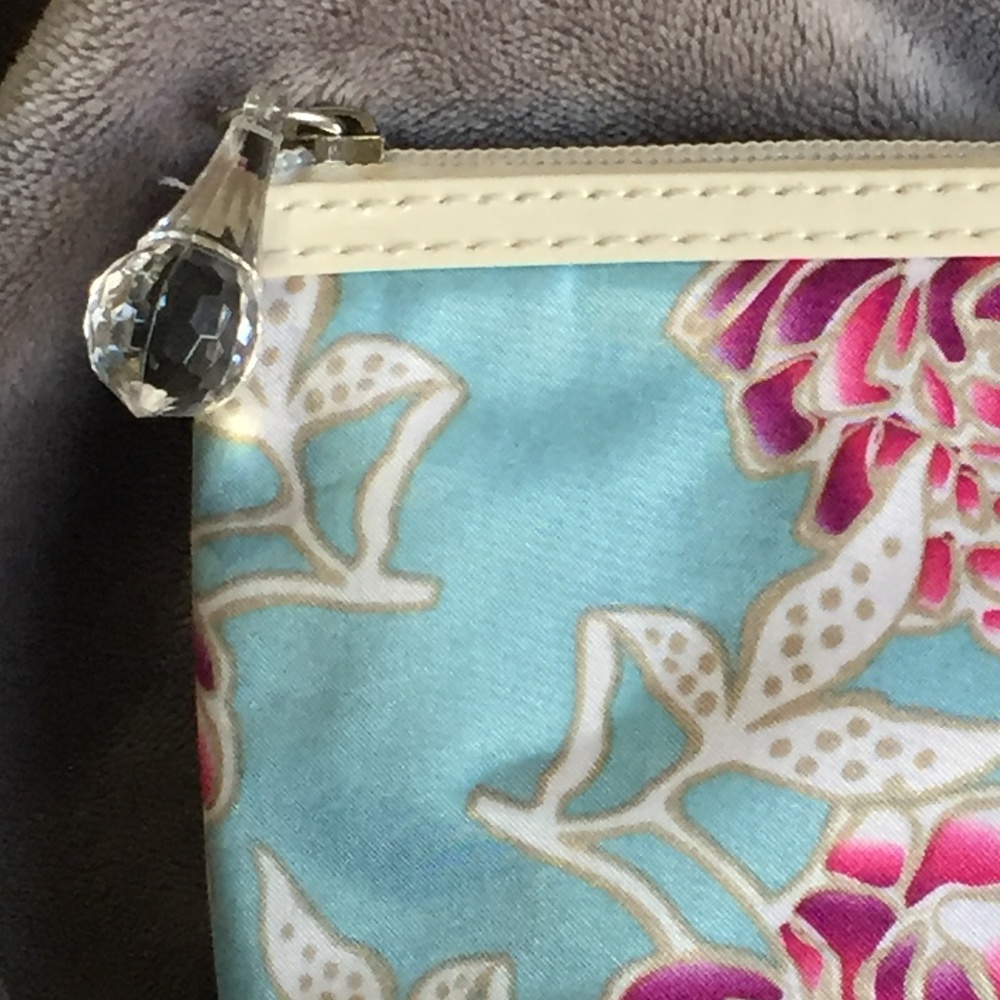 🧨FREE Makeup Bag Modella Crystal Ball Floral